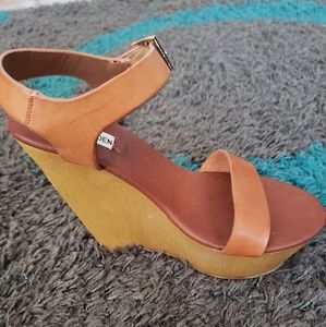 Steve Madden Cognac Wedges